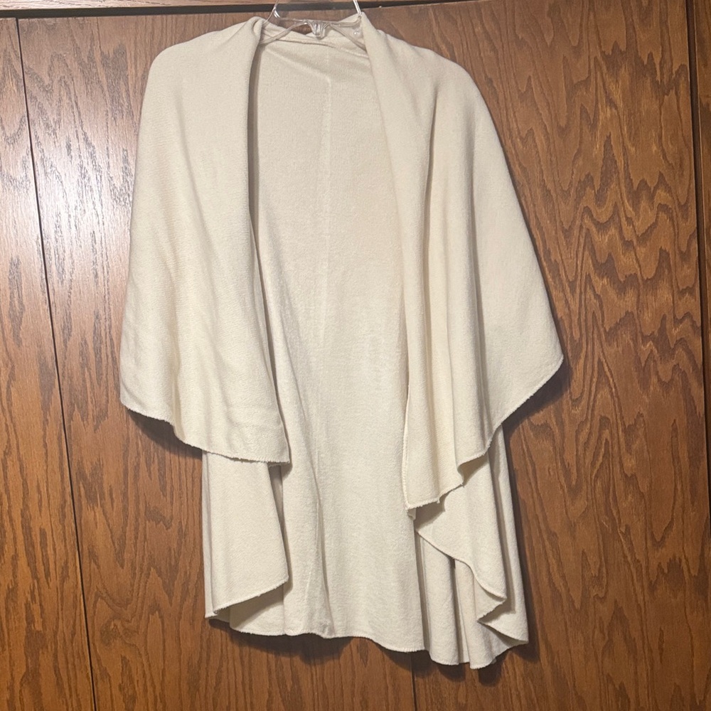 Chic Cream Wrap